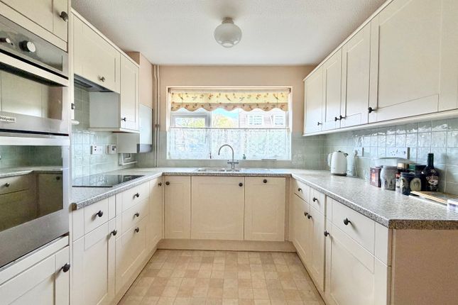 8, Wellesley Close, Bexhill-on-Sea photo 3