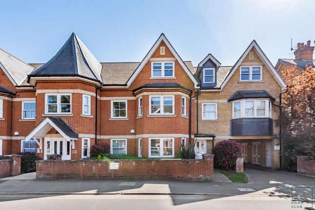 Thumbnail Penthouse to rent in York Road, Guildford