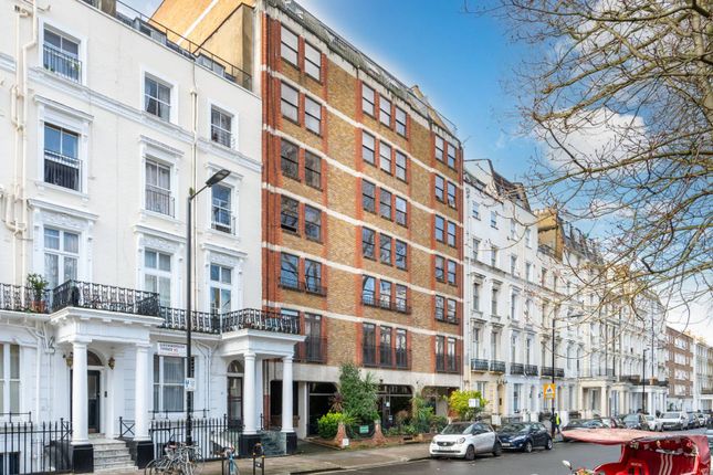 Flat for sale in Queensborough Terrace, Bayswater, London