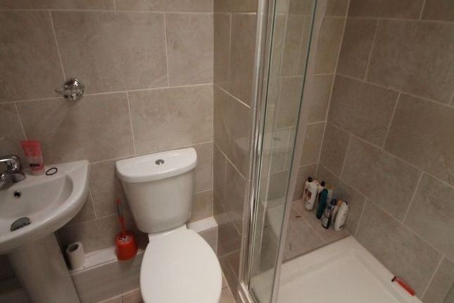 A Clean And Well-Maintained Bathroom Featuring A m...