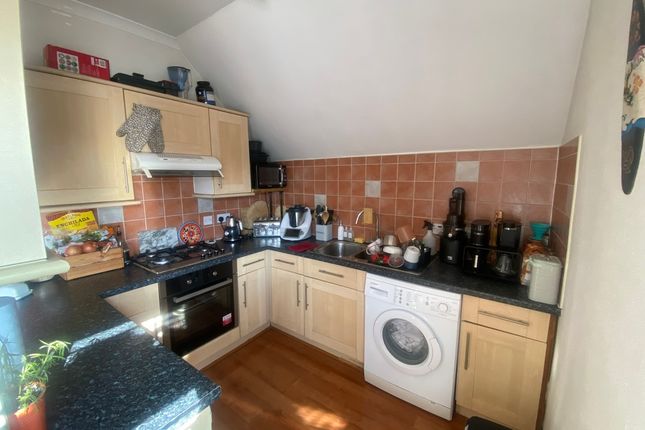 Flat 5, 58, Cranes Park, Surbiton photo 3
