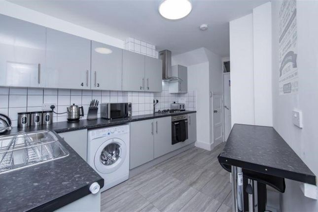 112, Gerard Avenue, Coventry photo 2