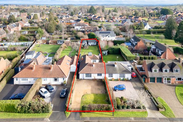 3-bed bungalow on Idunno Headland Road, Stratford-Upon-Avon, £650,000