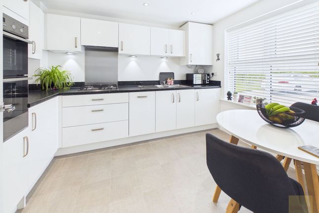 43 Barrowfield Drive, Stamford photo 3
