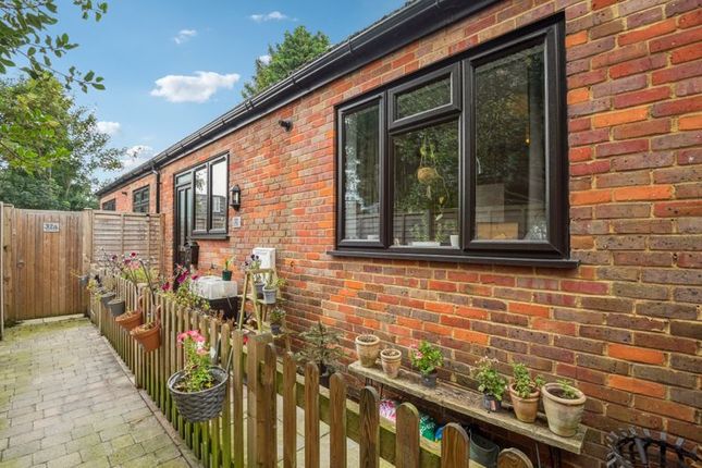 Thumbnail Flat for sale in Higham Road, Chesham