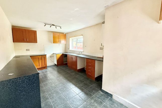 30 Piggott Grove, Stoke-On-Trent photo 3