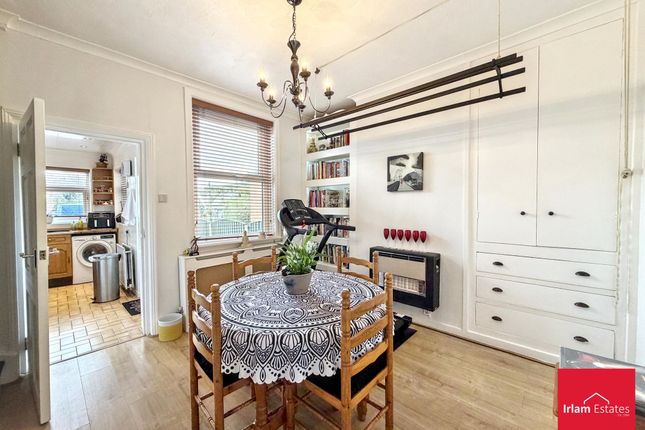131 New Moss Road, Manchester photo 4
