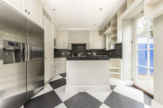 Property for sale in Feathers Place, London