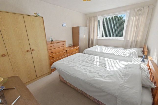 12, Granny Lane, Leeds photo 5
