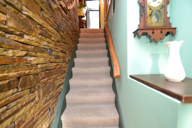 17 Snowden Road, Wrose photo 2