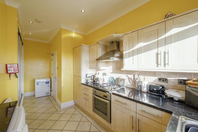 Flat for sale in Thorne Road, Wheatley, Doncaster