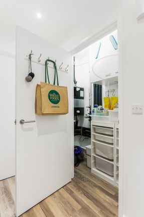 Flat for sale in Southampton Way, Camberwell