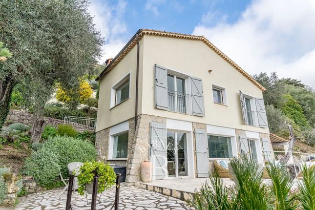 Villa for sale in Cabris, 06530, France
