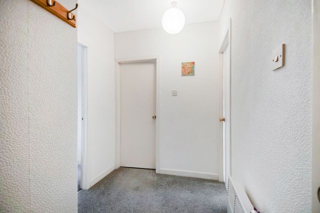 2/5 Burnside Terrace, Dumbarton photo 3