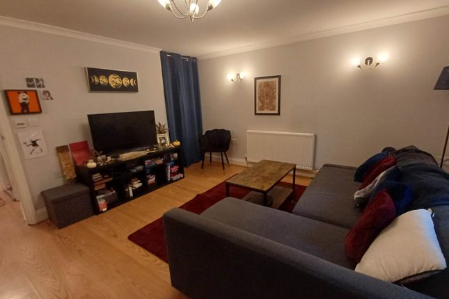 Rushdene, London photo 4
