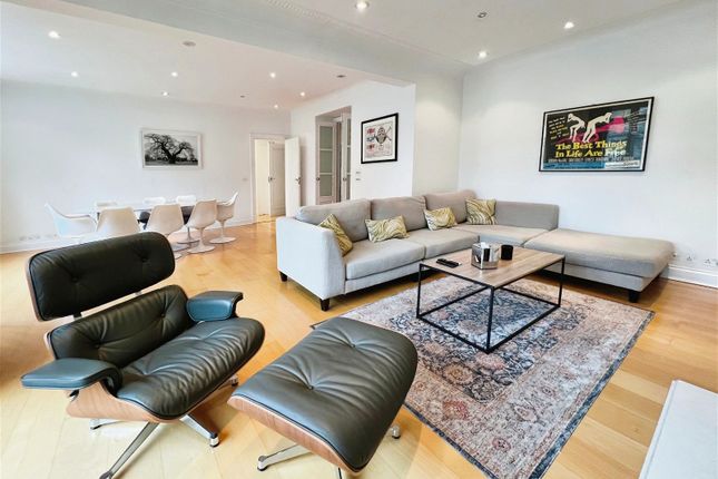 Thumbnail Flat to rent in Portland Place, London