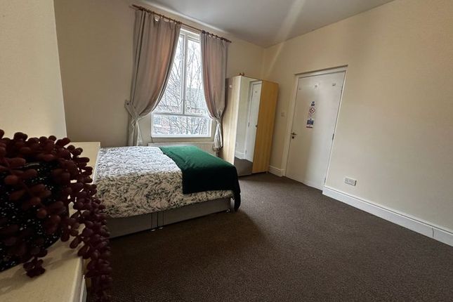 4, Derwent Square, Liverpool photo 3