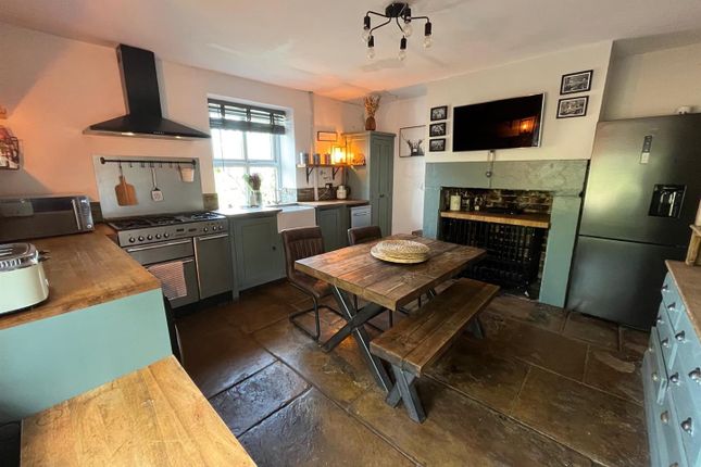 2 and 4, Printers Brow, Hollingworth, Hyde photo 3