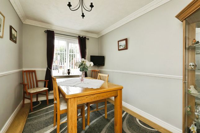 3, Highfield Close, Doncaster photo 3