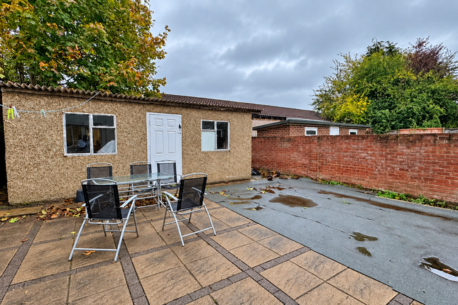 28 Kendal Drive, Slough photo 5