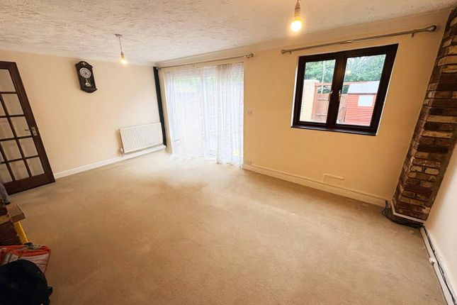 38, Farrier Place, Milton Keynes photo 2