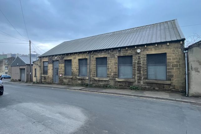 Light industrial to let in Marley Street, Keighley