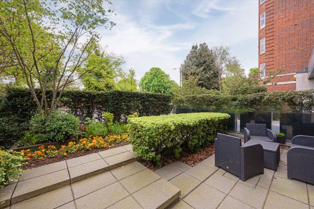 15, Grove End Road, London photo 3