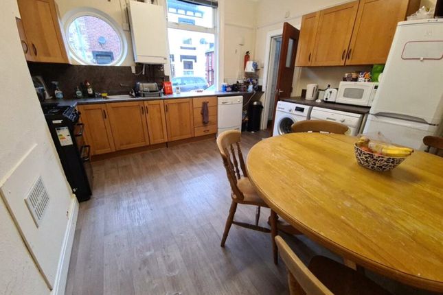 Thumbnail Flat to rent in Armour Close, London