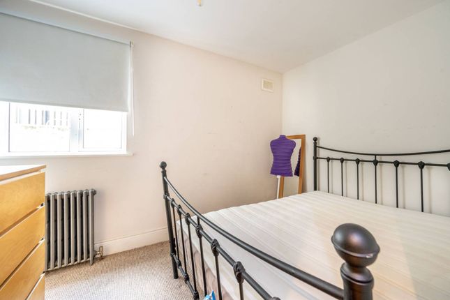 Terraced house to rent in Manbey Grove, Stratford, London