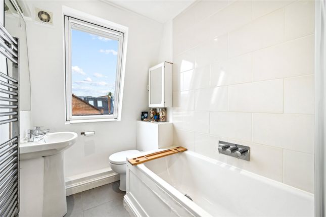 Terraced house for sale in Stokenchurch Street, London