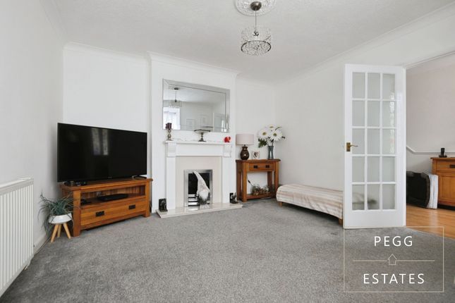 31 Winstone Avenue, Torquay photo 4