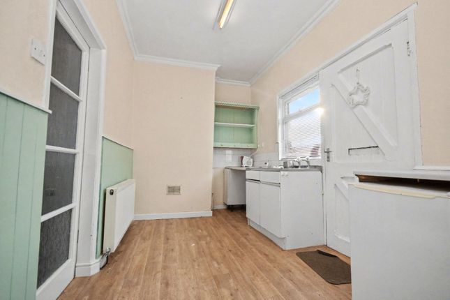 12, Agbrigg Road, West Yorkshire photo 4