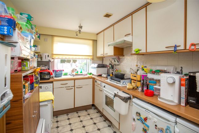 4C Cairns Court,, Cairns Road, Bristol photo 3
