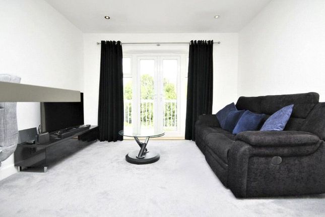 Penhurst House, 20, Sierra Road, Buckinghamshire photo 3