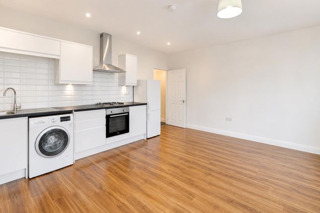 Flat 1, 4, Market Hill, Southam photo 4