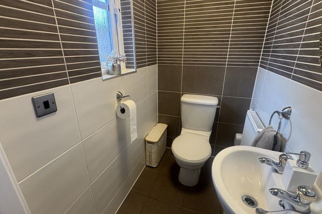 5, Bridle Way, Liverpool photo 3