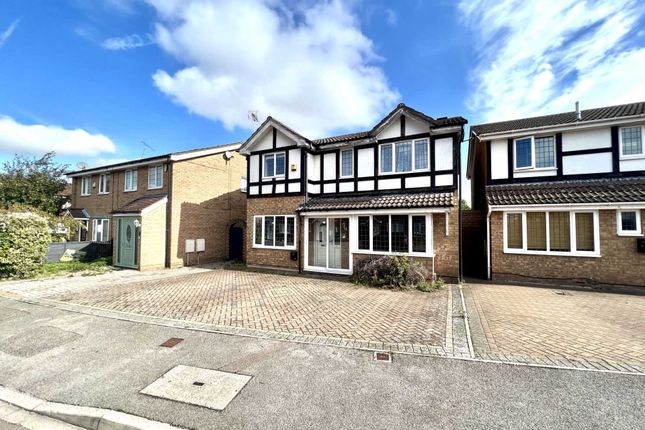 Thumbnail Detached house for sale in Milton Way, Houghton Regis