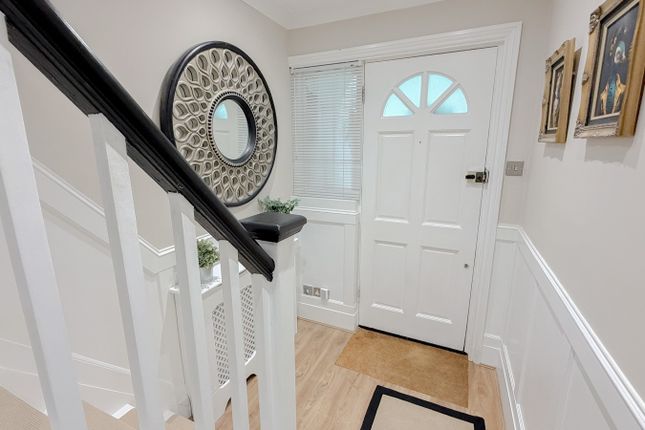 129, Bramblewood Close, Carshalton photo 5