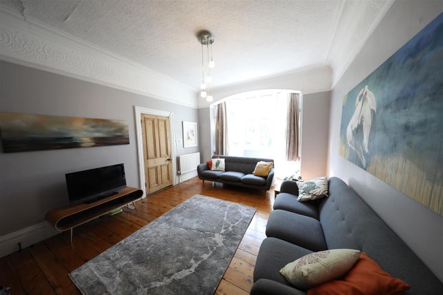 End terrace house for sale in Westbourne Avenue, Princes Avenue, Hull
