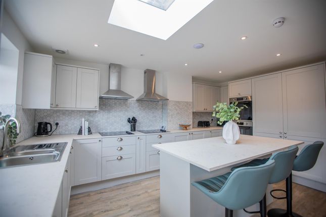 Kitchen2.Jpg