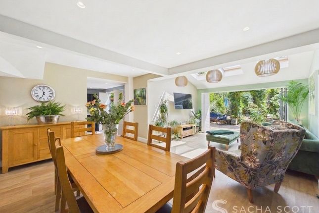 1 Warren Mead, Banstead photo 4