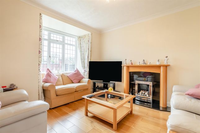 8640488-Interior14.Jpg