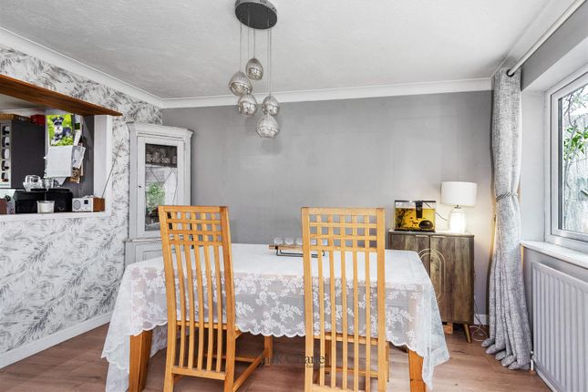 8, Hale Court, Tonbridge photo 4