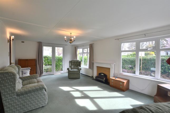 8 Rowan Dale, Grange Estate, Fleet photo 3