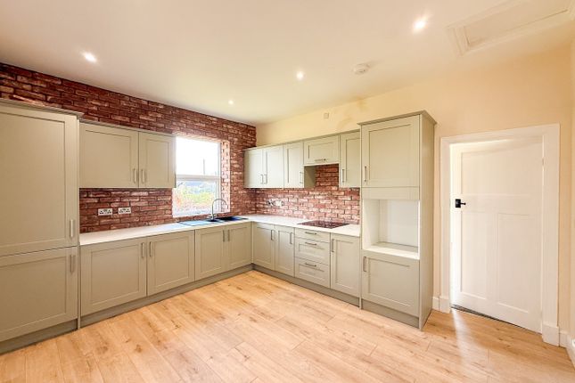 1 Windyridge, Oldfield Road, Holmfirth photo 4