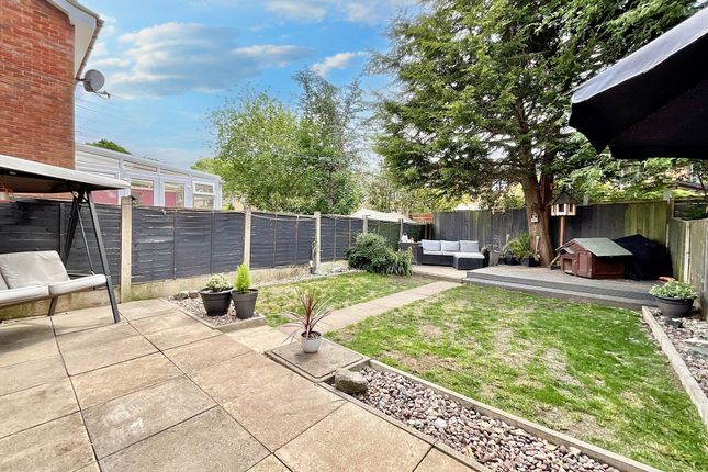 47 Cardigan Grove, Stoke-On-Trent photo 4