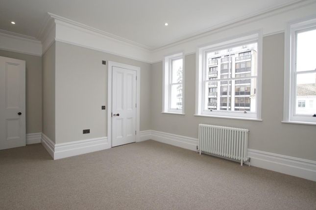 Flat for sale in 1 Howard Square, Eastbourne
