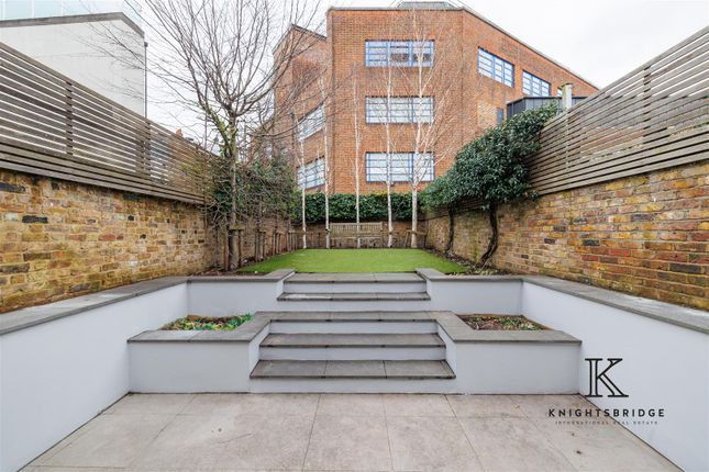 Property for sale in Barclay Road, London