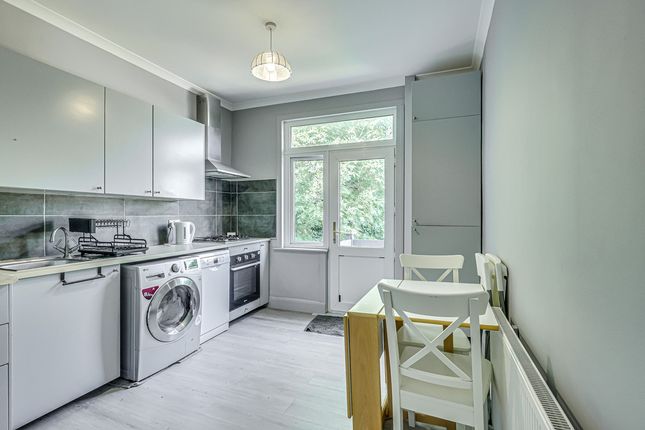 151a, Westcliff Park Drive, Westcliff-on-sea photo 4