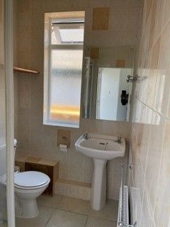 16, Humberstone Close, Luton photo 4